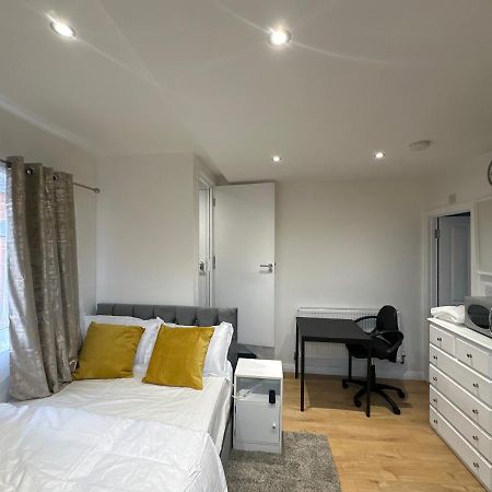 Keedonwood Road Bromley, Rooms With Free Wifi Екстериор снимка