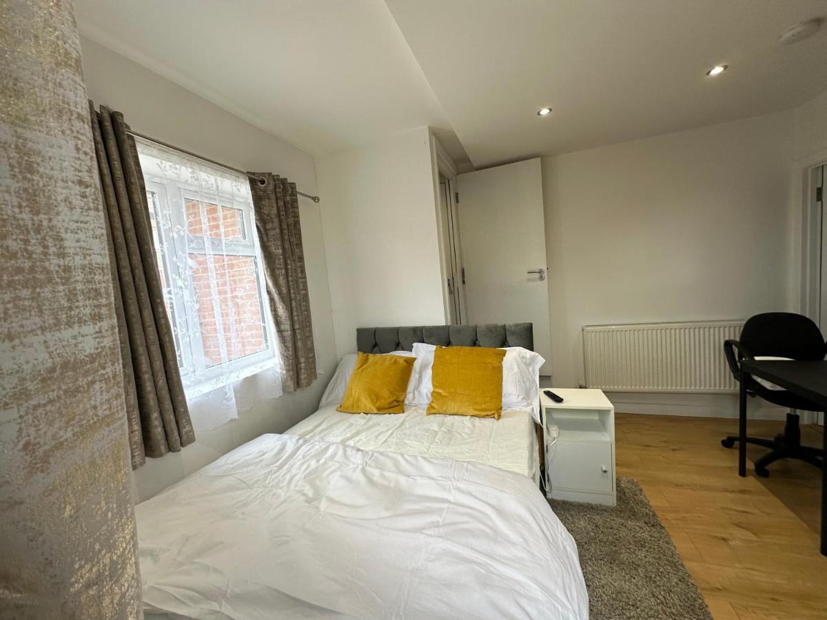 Keedonwood Road Bromley, Rooms With Free Wifi Екстериор снимка