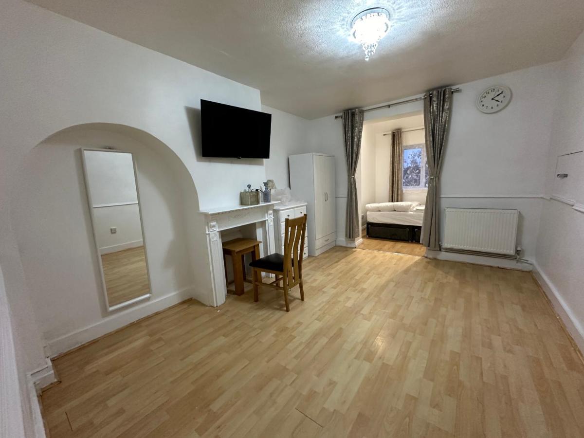 Keedonwood Road Bromley, Rooms With Free Wifi Екстериор снимка