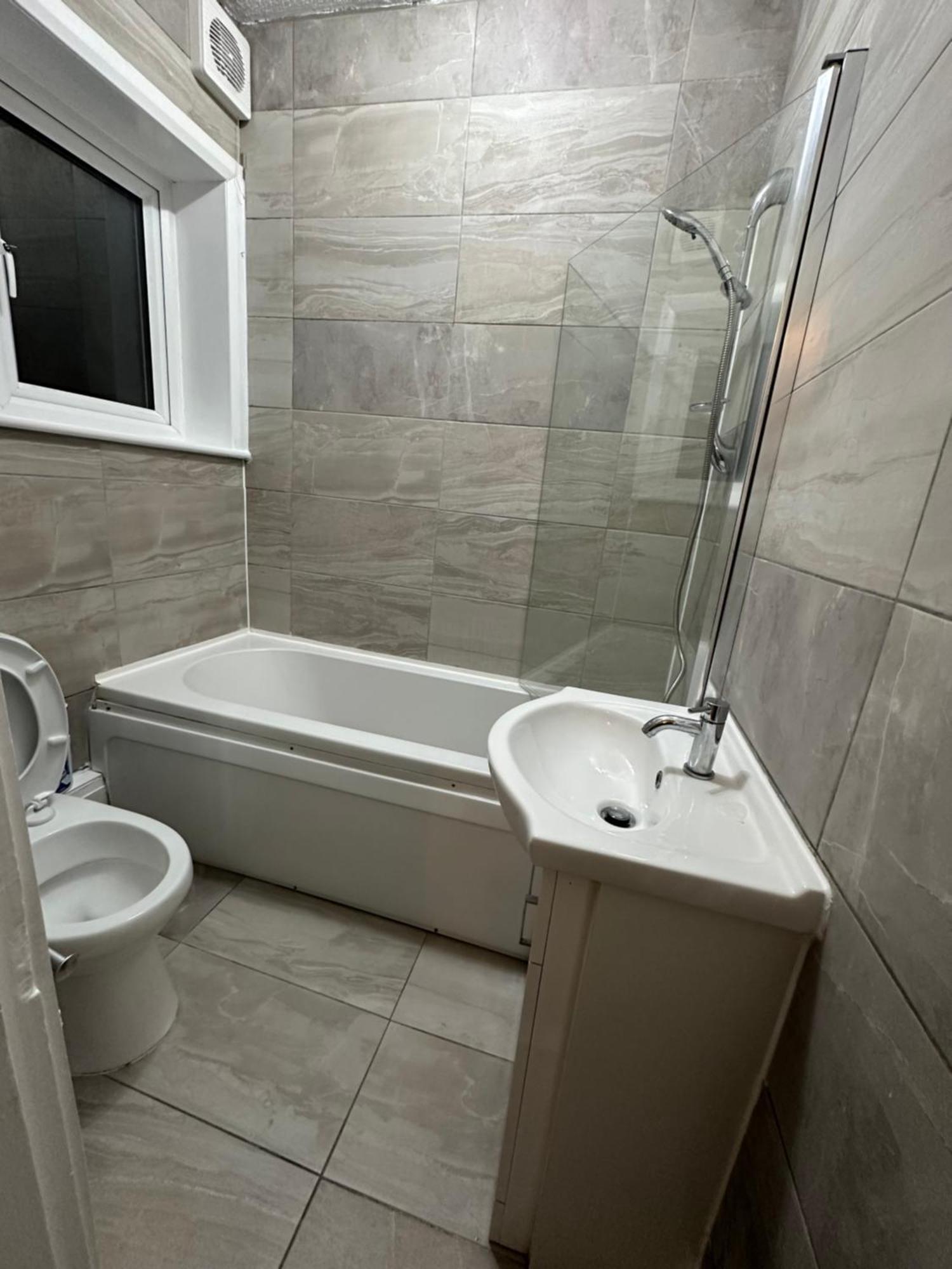 Keedonwood Road Bromley, Rooms With Free Wifi Екстериор снимка