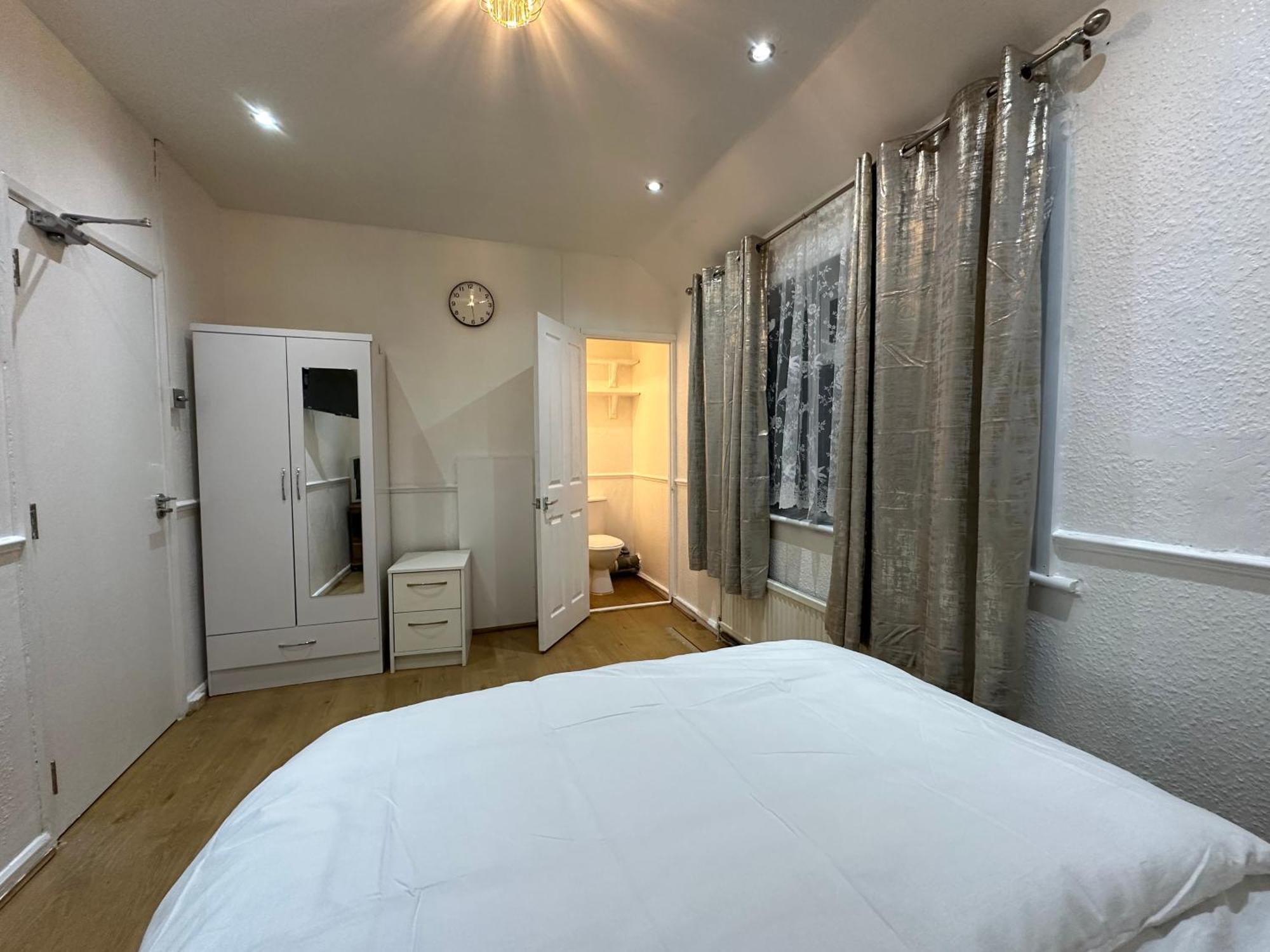 Keedonwood Road Bromley, Rooms With Free Wifi Екстериор снимка